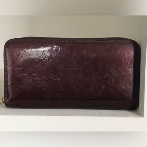 Louis Vuitton Wallet Zippy Vernis Leather Authentic